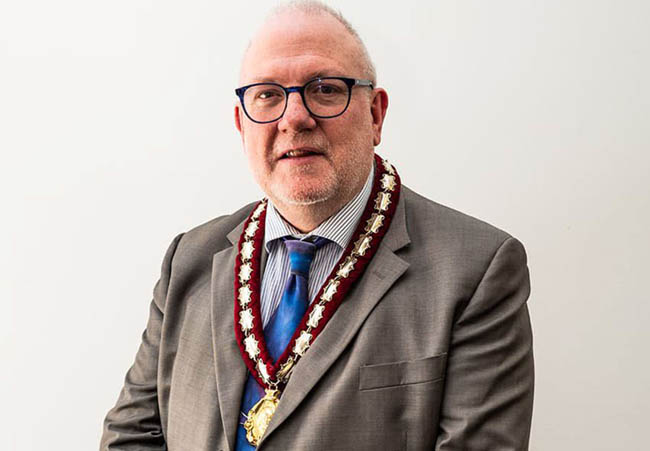 Richard Graham With Chain 650X450 2 1