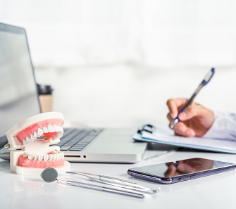 Teeth Model By Laptop User