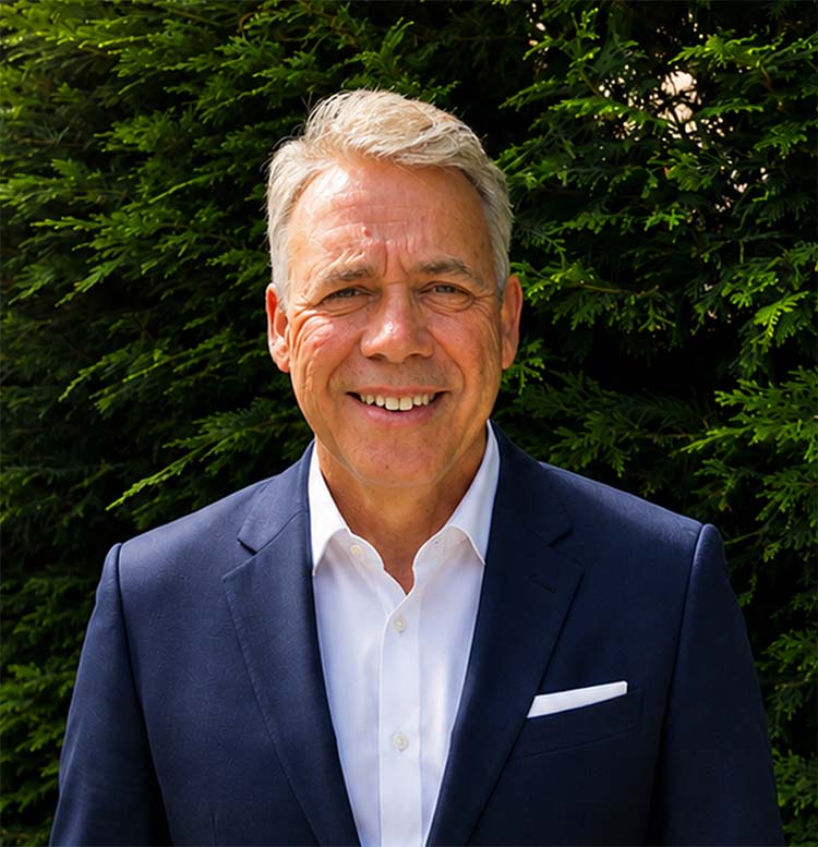 Shawn Charlwood MBE Award June 26 750X777