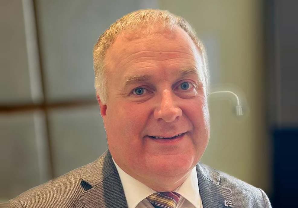 Derek Manson 630X440