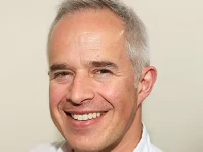 Alastair Mcneill Headshot